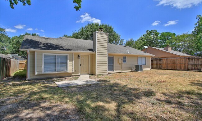 Building Photo - 6940 Foxmont Ln
