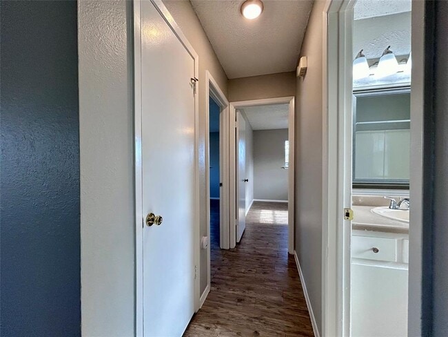 Building Photo - 10409 Golden Meadow Dr