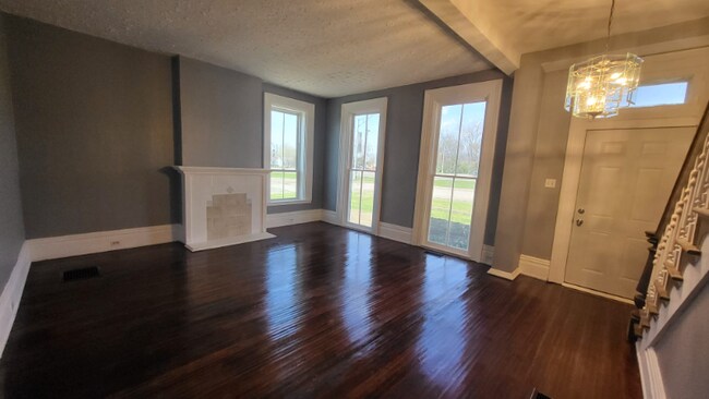 Building Photo - 10 Kirk Ave