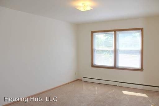 Building Photo - 701 3rd St E