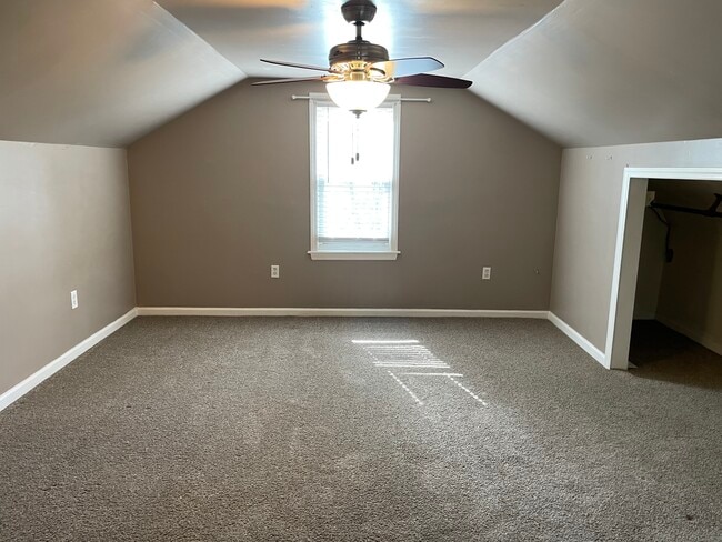 Building Photo - 11 Strabane Ave