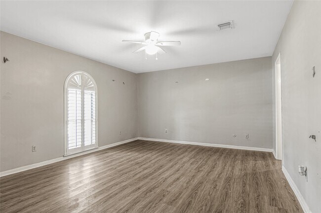 Building Photo - 1507 Sweet Grass Trail