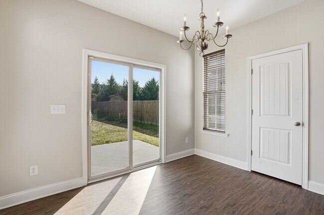 Building Photo - BEAUTIFUL single-Family home with $500 towards first month's rent- 2-Car Garage | Community Pool ...