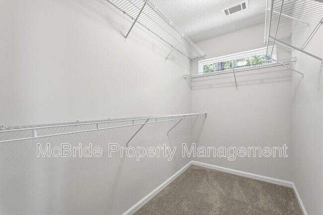 Building Photo - 678 Kensington Ct SE