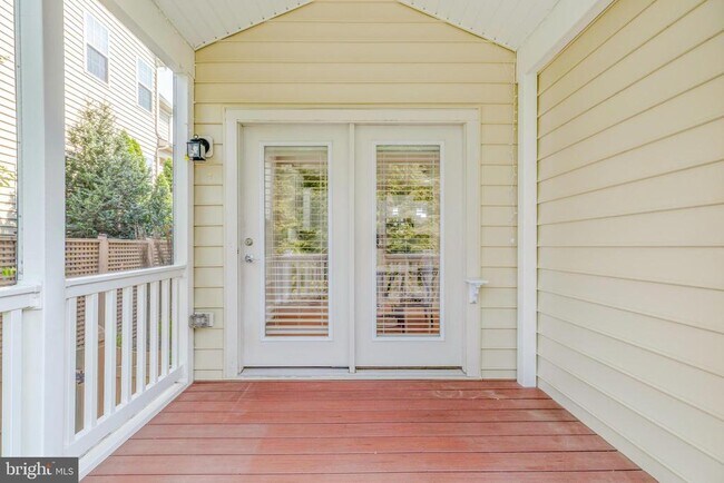 Building Photo - 42706 Chisholm Dr