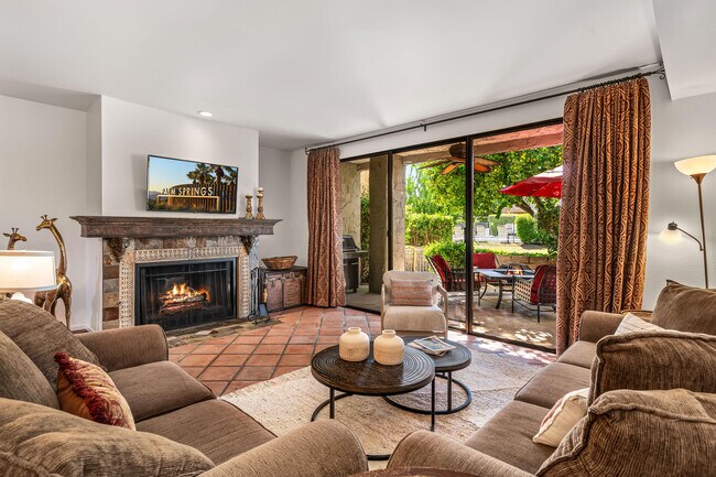 Building Photo - 215 Calle Bravo