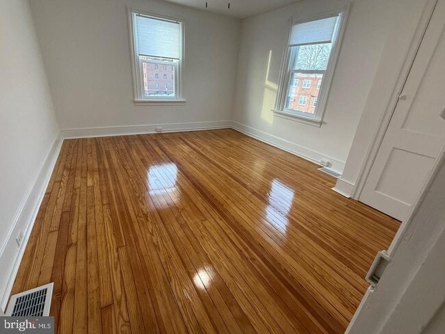 Building Photo - 601 Hawley St