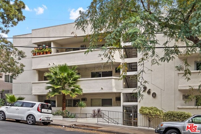 Building Photo - 960 Larrabee St