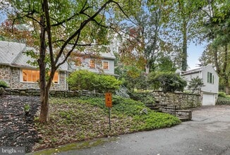 Building Photo - 829 Bryn Mawr Ave