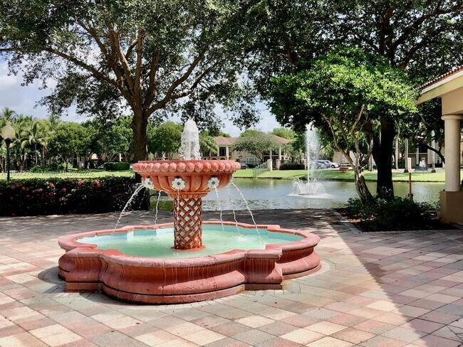 Building Photo - 2532 Centergate Dr