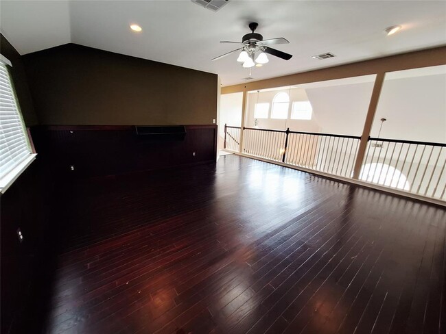 Building Photo - 2122 Wheaton Trail