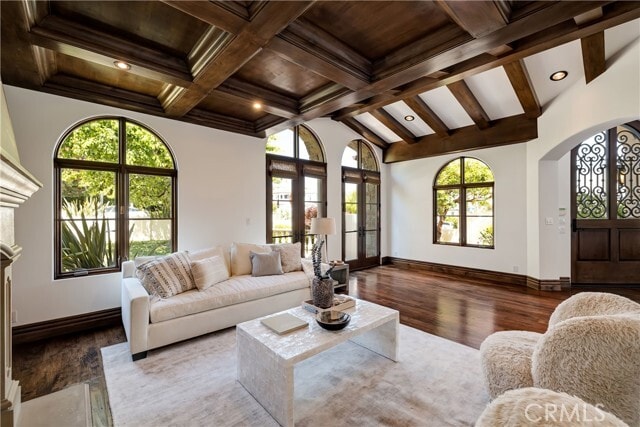 Building Photo - 718 N Poinsettia Ave