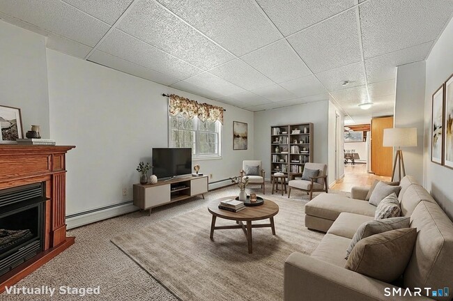 Building Photo - 15 Indian Hill Ln