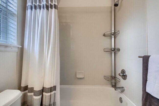 Building Photo - Highlands Ranch Spacious 3 bed 2.5 bath