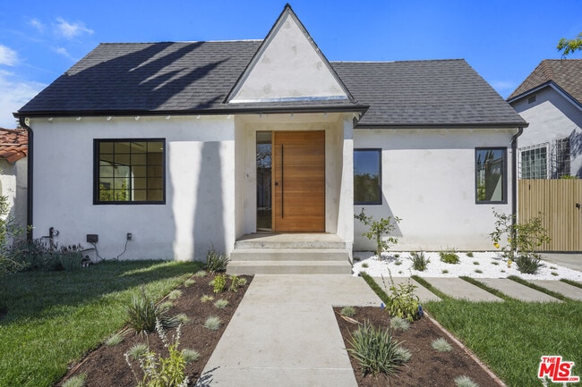 Building Photo - 1161 Stearns Dr