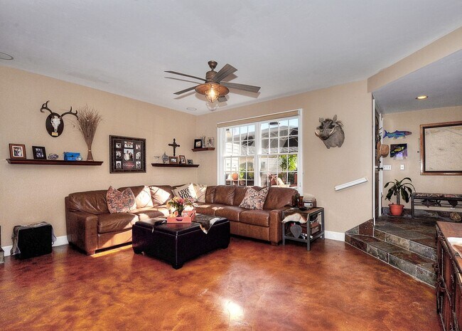 Building Photo - 4022 Calle Marlena