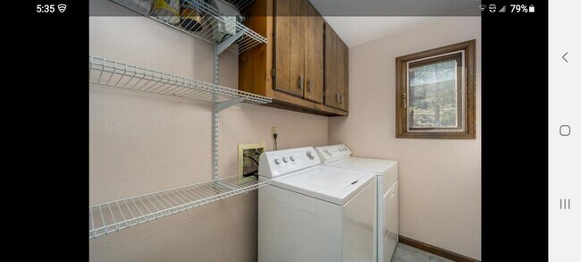 Building Photo - 517 Driftwood Ave