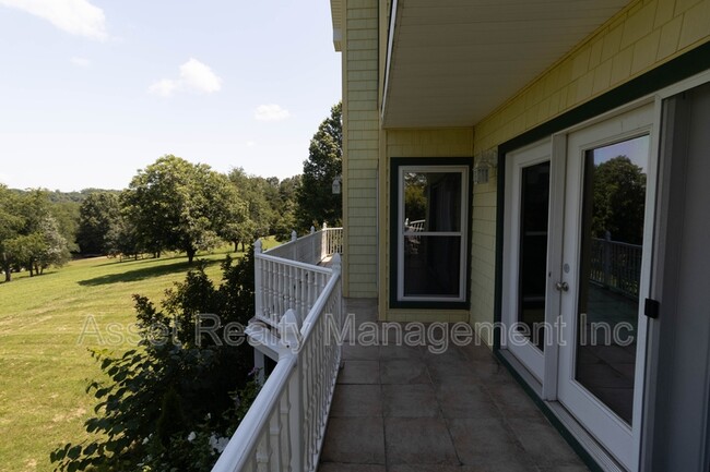 Building Photo - 2084 Allenridge Dr