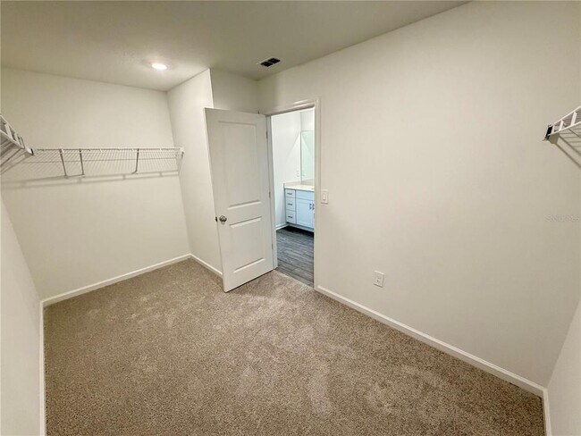 Building Photo - 4212 SW 82nd Ln