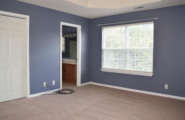 Building Photo - Charming Hickory Valley Gem Near Fort Leonard Wood