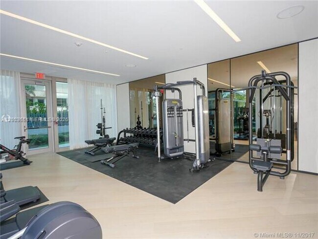Building Photo - 10201 Collins Ave