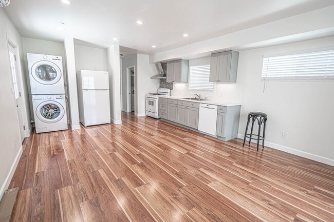 Building Photo - Accessory Dwelling Unit -  2 Bedroom Unit ...