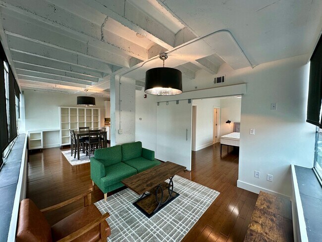 Building Photo - 1 BED | 1 BATH | DRAYTON TOWER