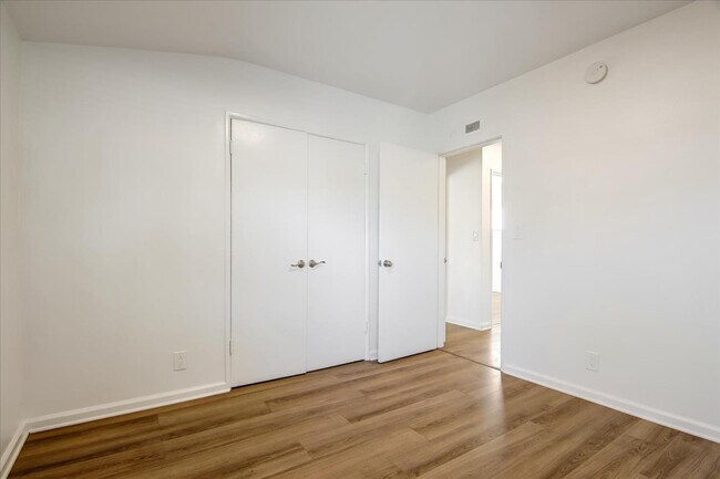 Building Photo - 11856 Beatrice St