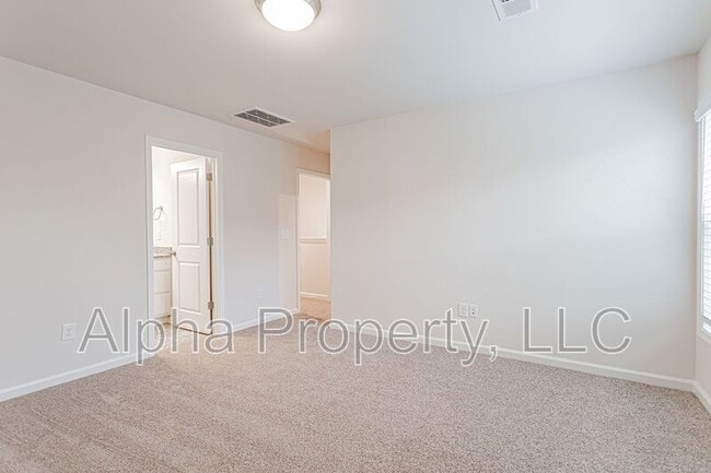 Building Photo - 6 Apricot Ln