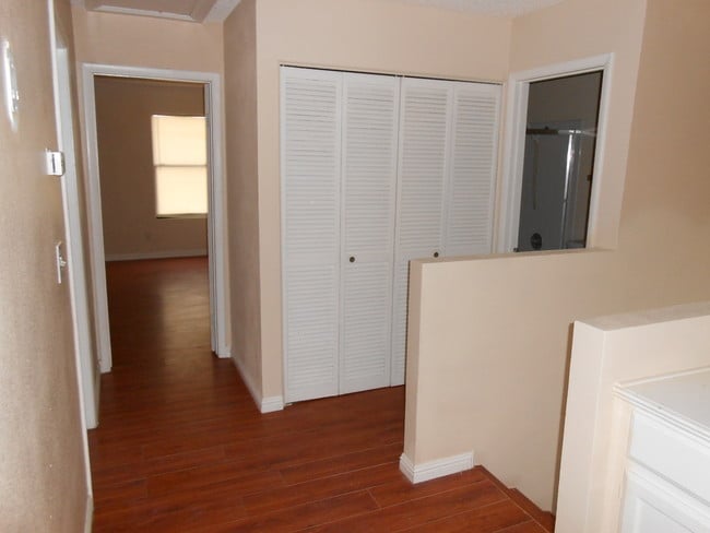 Building Photo - 9521 Sunken Reef Cir