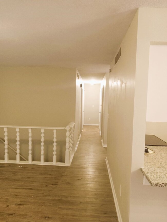 Building Photo - Darling Home in Bel Aire - Finished Baseme...
