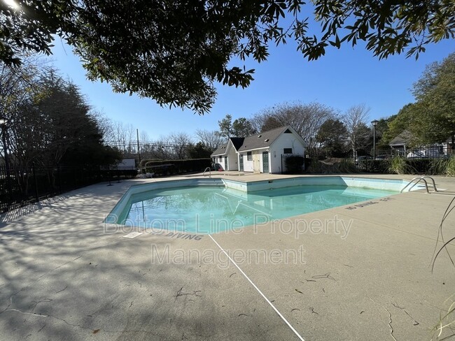 Building Photo - 13656 Meade Glen Ct