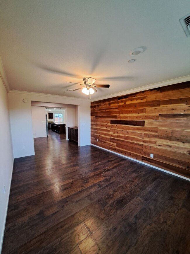 Building Photo - Stunning and Spacious - Don't Miss This Rental Home!