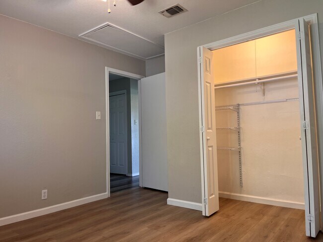 Building Photo - 575 Cherry Ln