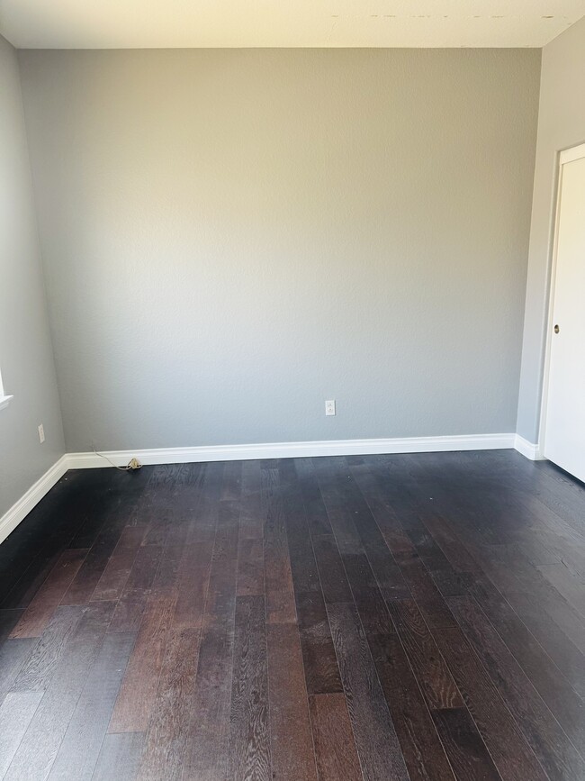 Building Photo - 9177 Lantana Dr