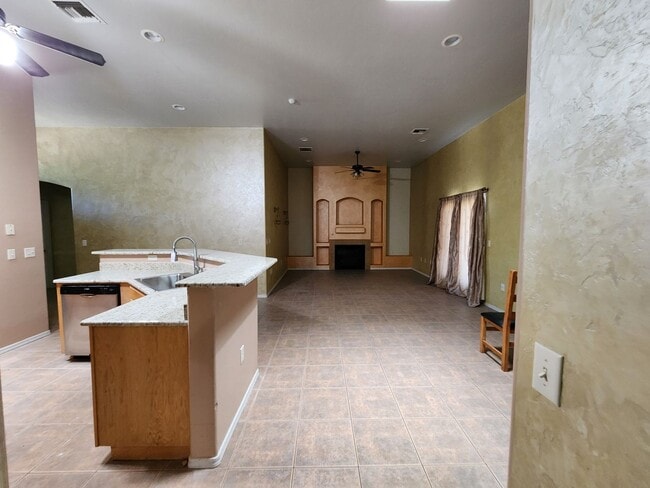 Building Photo - large home in douglas with guest house 1050 Rochine Rd