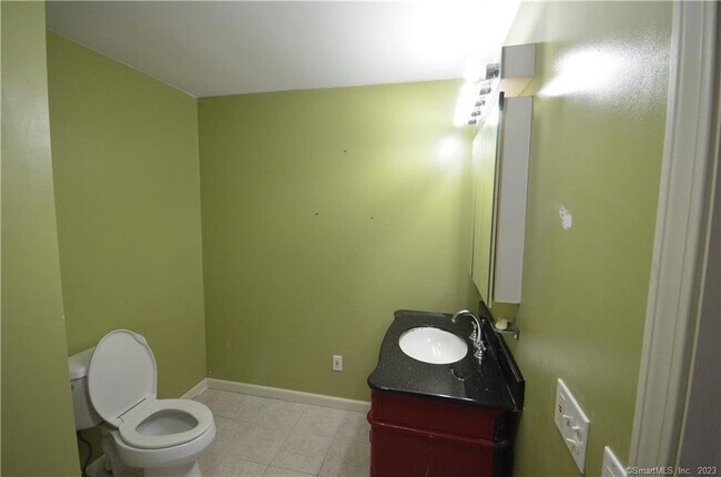 Building Photo - 147 Freeman Ave