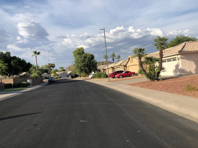 Building Photo - COMING SOON! 3 Bed/ 2 Bath Home in Arrowhead Lakes