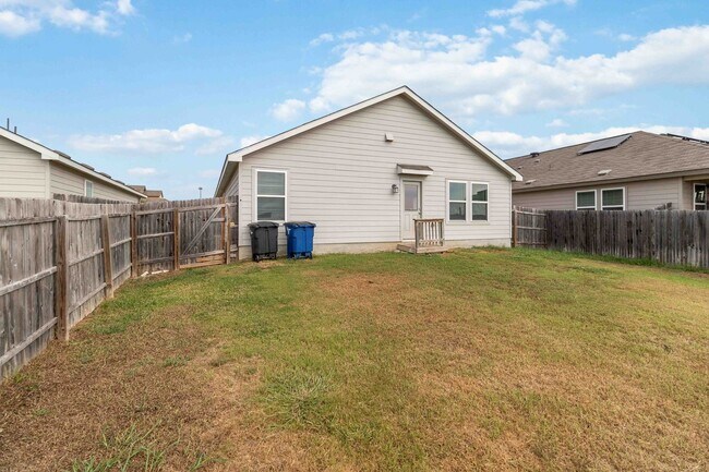 Building Photo - Beautiful 3/2 in New Braunfels