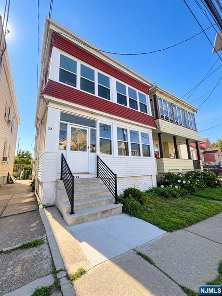 Building Photo - 22 Semel Ave