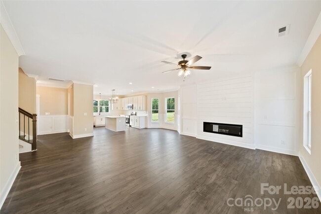 Building Photo - 820 N Rocky River Rd