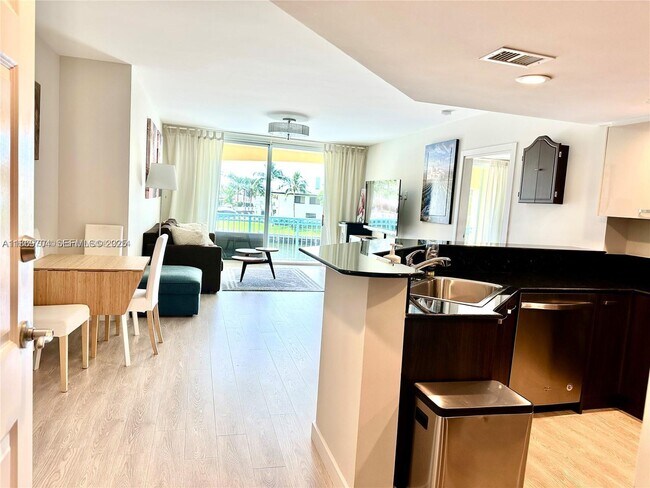 Building Photo - 201 Golden Isles Dr