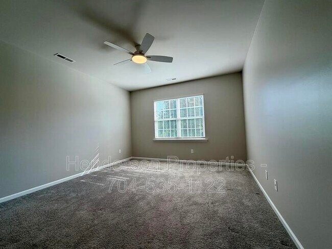 Building Photo - 125 Pampas Pl