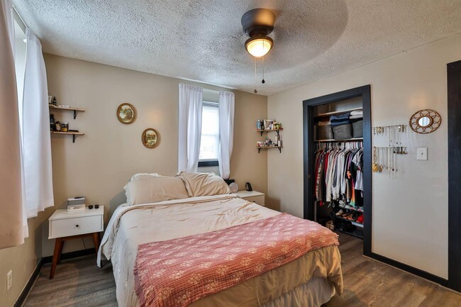 Building Photo - 142 4th Ave