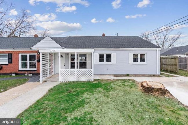 Primary Photo - 372 Sheridan Dr