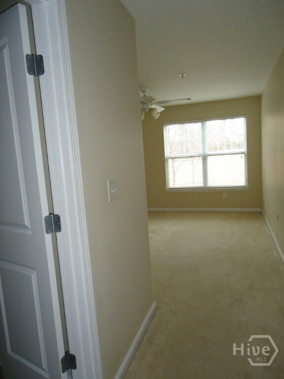 Building Photo - 1035 Barnett Shoals Rd