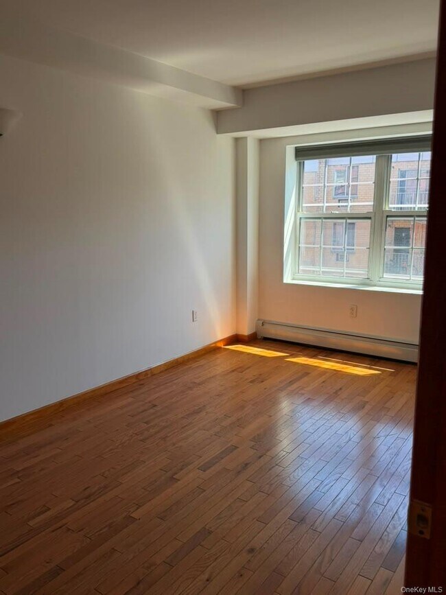 Building Photo - 35-19 Leavitt St