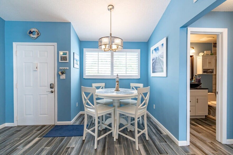 Building Photo - 516 Beach Park Ln