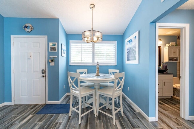 Building Photo - 516 Beach Park Ln