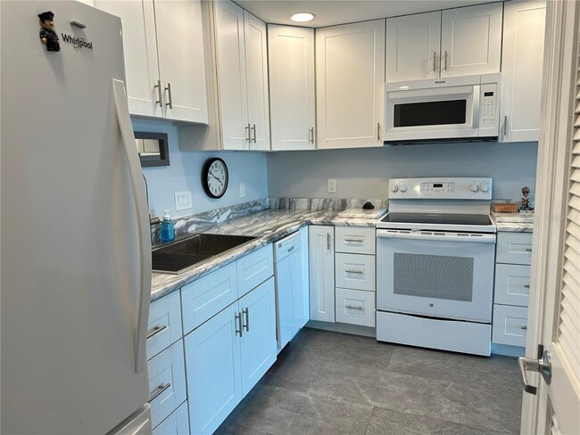 Building Photo - 51 Island Way